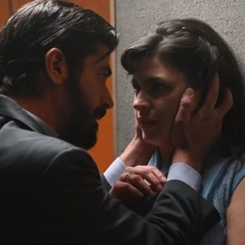 "Άγιος Έρωτας" - Β' Κύκλος | "Έλιωσε'" το "Χ" με τους κοιλιακούς του Γκοτσόπουλου - "Λύγισε" στις σκηνές με τον γιο του