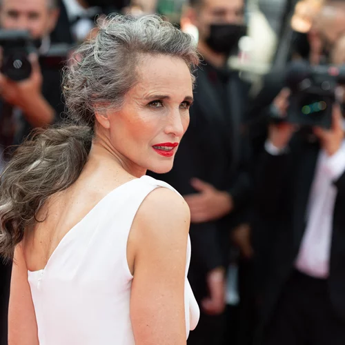 Φεστιβάλ Καννών 2021 | Οι beauty εμφανίσεις που κατέρριψαν τα στερεότυπα περί "τέλειας ομορφιάς" και "αιώνιας νεότητας"