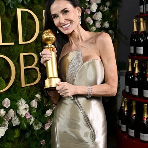 Χρυσές Σφαίρες 2025 | Η Demi Moore κέρδισε το πρώτο βραβείο ως ηθοποιός στην καριέρα της