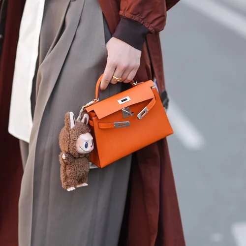 Καλοκαίρι 2025 | Αυτές οι τσάντες έχουν τα πιο ωραία χρώματα