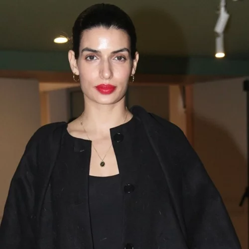 Η Τόνια Σωτηροπούλου φόρεσε το chic μαύρο φόρεμα που ταιριάζει σε όλες τις γυναίκες