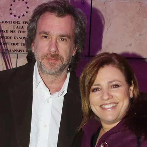 Αλέξανδρος Σταύρου & Μαριάννα Τουμασάτου | Σπάνια κοσμική έξοδος για το γνωστό ζευγάρι στο θέατρο