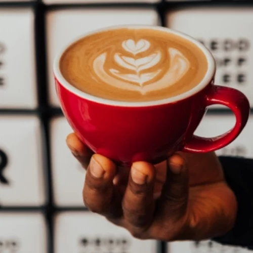 O REDD Coffee μάς προσκαλεί στην πιο ευχάριστη ρουτίνα της πόλης