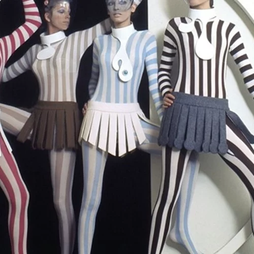 Pierre Cardin | O φουτουριστής της Μόδας που "ταξίδεψε" στο διάστημα και έραψε τα θρυλικά κοστούμια των Beatles