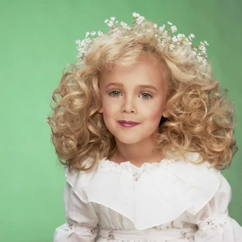 Η τραγική ιστορία της JonBenét Ramsey που συγκλόνισε τον κόσμο έρχεται στη μικρή οθόνη