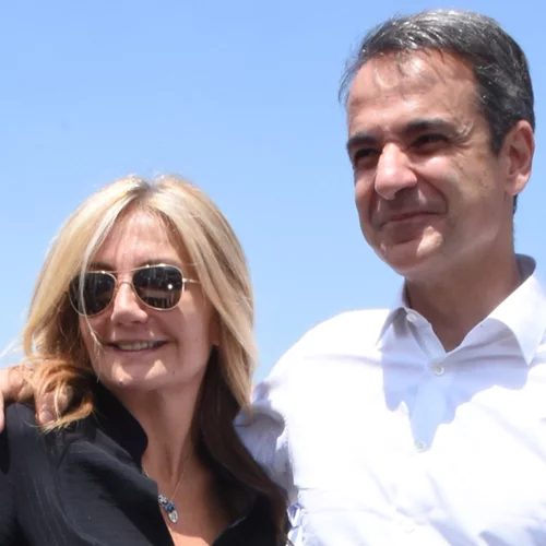 Κυριάκος Μητσοτάκης: "Δεν μαγειρεύω, κάνω όμως μπάρμπεκιου. Με τη γυναίκα μου τσακωνόμαστε για το air condition"