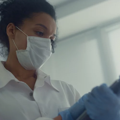 Συσκευή μπορεί να ανιχνεύσει τον Covid-19 σε εσωτερικούς χώρους σε μόλις πέντε λεπτά