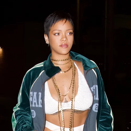 "Ήταν άσχημο μέχρι που η Rihanna αποφάσισε ότι δεν είναι" | Το σύνολο που έβαλε ''φωτιά'' στο Tik Tok