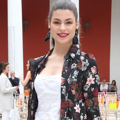 3 στιλιστικές συμβουλές που πήραμε από τη Δανάη Παππά για το καλοκαιρινό ντύσιμο