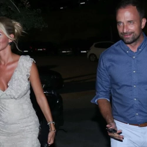 Γιώργος Λιανός | Με τη σύζυγό του και τις κόρες του στη Σύμη