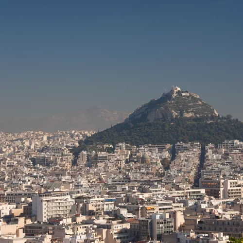 Εντυπωσιακό φαινόμενο με πυκνό ''πέπλο'' ομίχλης | Απίστευτες εικόνες από Αττική και Αργολίδα (βίντεο)