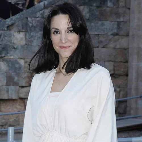 Πώς θα δημιουργήσεις τα πιο ανοιξιάτικα office looks; | Η Κατερίνα Ευαγγελάτου φόρεσε το πιο κομψό σύνολο