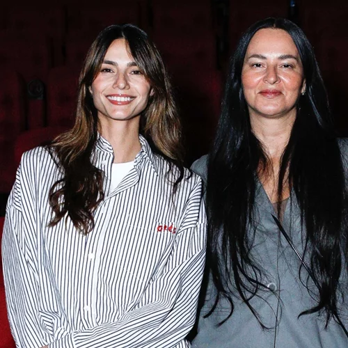 Η Ηλιάνα Παπαγεωργίου και η Ζενεβιέβ Μαζαρί προτείνουν τα έξυπνα styling tips για να αναβαθμίσεις κάθε εμφάνιση