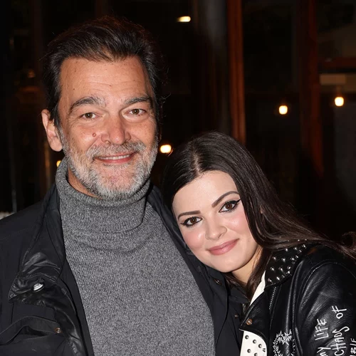 Κωνσταντίνος Καζάκος | Βόλτα στο κέντρο με τα δυο του παιδιά - Η Τζένη είναι μια υπέροχη μεγάλη αδελφή