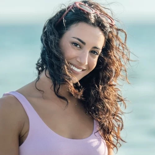 Ευγενία Σαμαρά | Με το μαγιό που ανήκει στις top τάσεις και θα το βρεις στην Tezenis