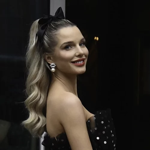 Hair Bows | Πώς να υιοθετήσεις την τάση σύμφωνα με τα TikTok girlies