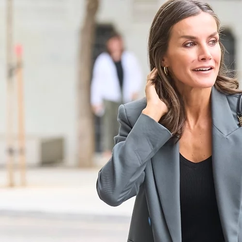 Το ριγέ κοστούμι της βασίλισσας Letizia είναι η επιτομή του office style