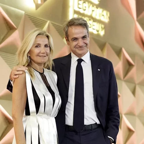 Λάκης Γαβαλάς | Το σχόλιο για την εμφάνιση της Μαρέβας Μητσοτάκη στην Αίγυπτο και η αντίδρασή της