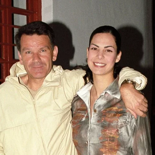 Χρήστος και Μάιρα Κούγια | Casual σε βόλτα με τη μητέρα τους