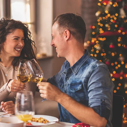 Πώς θα αποκτήσεις μια πιο υγιή σχέση με το φαγητό στις φετινές γιορτές