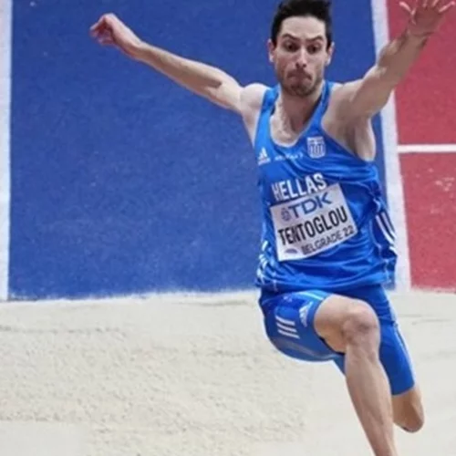 Συγκίνηση και υπερηφάνια | Ο Μίλτος Τεντόγλου στο υψηλότερο σκαλί του κόσμου– Δάκρυσε για πρώτη φορά