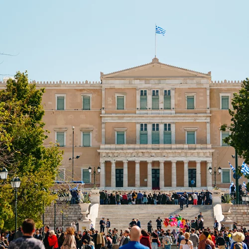 Δεκάδες ορειβάτες και χιονοδρόμοι στο Σύνταγμα - Ζητούν μία "σοβαρή διαδικασία διάσωσης στα βουνά" (Εικόνες)