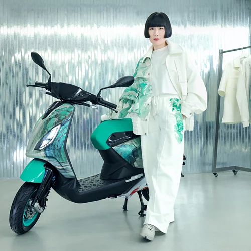 Piaggio 1 x Feng Cheng Wang | H streetwear μόδα βγαίνει πραγματικά... στους δρόμους