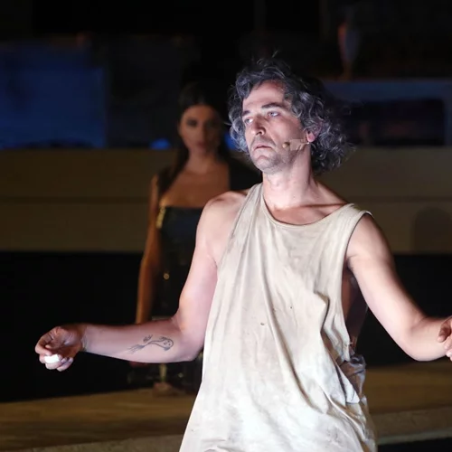 5 απόψεις για τις γυναίκες και το σώμα τους εξίσου παρανοϊκές με αυτές του Άρη Σερβετάλη