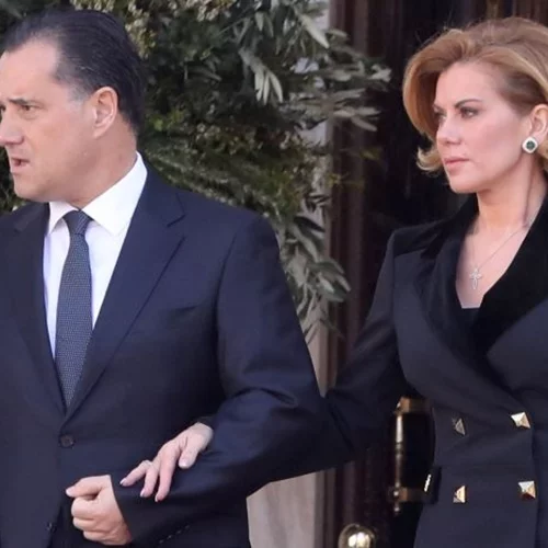 Άδωνις Γεωργιάδης | Το δώρο και το σημείωμα που βρήκε στο γραφείο του από την Ευγενία