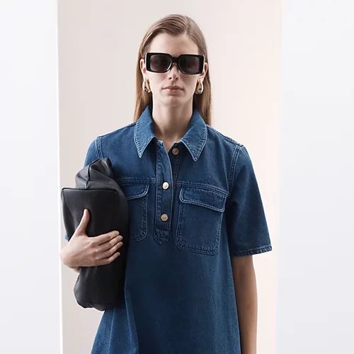 Το denim φόρεμα από τη Marks & Spencer που θα "λιώσεις" αυτή την άνοιξη