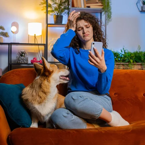 Ελληνίδα επιστήμονας ανακάλυψε ότι το άγχος μας από τη δουλειά μεταφέρεται στο σκύλο μας