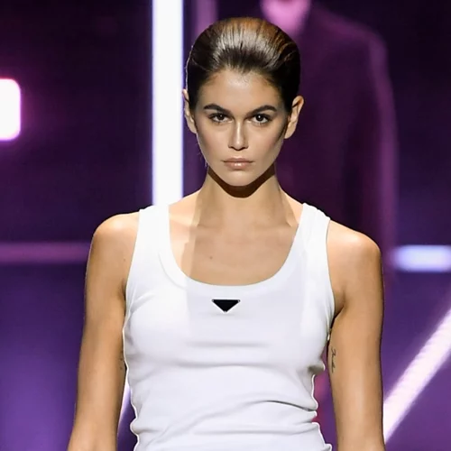 Tank top | Πώς θα φορέσεις με στιλ το πιο basic κομμάτι της καλοκαιρινής γκαρνταρόμπας