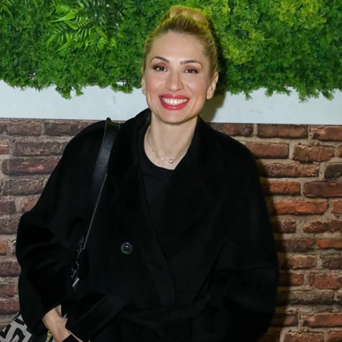 Η Μαρία Ηλιάκη φόρεσε τα κομψά -και πολύ άνετα- παπούτσια που ταιριάζουν με κάθε ανοιξιάτικο look