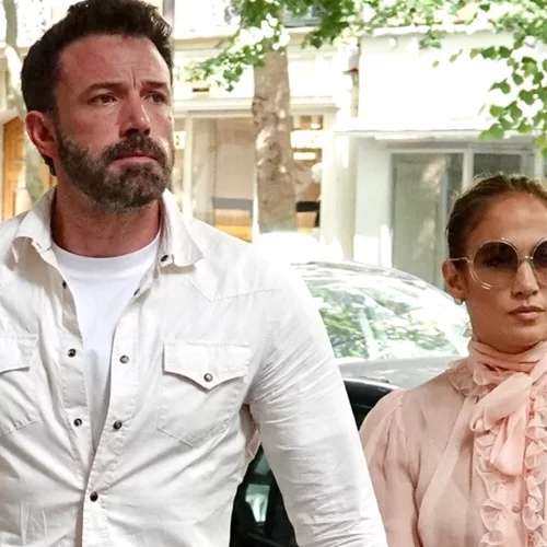 Jennifer Lopez - Ben Affleck | Παντρεύτηκαν (ξανά) στην Τζόρτζια – Η κατάλευκη γαμήλια τελετή και το εντυπωσιακό νυφικό