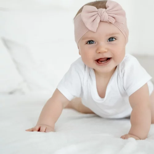 Πώς να ντύσω το μωρό στο σπίτι; Τα κατάλληλα ρούχα για τον ύπνο