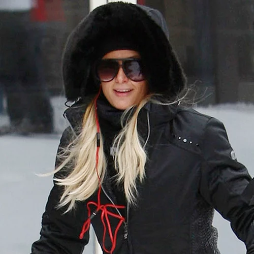 Τα 2 χρώματα που επιλέγουν στα ski outfits τους οι πιο κομψές fashionistas