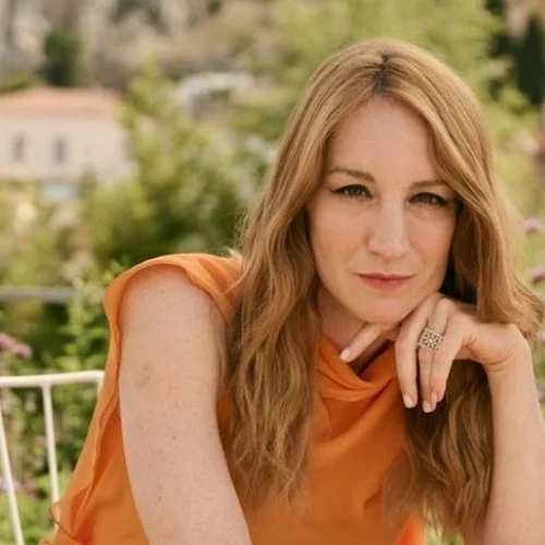 Στεφανία Γουλιώτη | Nυχτερινή έξοδος στην Ιερά Οδό - Με τα δερμάτινα μποτάκια που πηγαίνουν με όλα