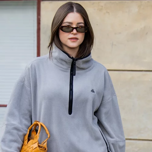 Από όλες τις τάσεις στα πουλόβερ, αυτή είναι που ξεχώρισαν οι γυναίκες με ιδιαίτερο στιλ