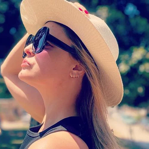 Η Μίνα Σουβάρι μιλάει για την σεξουαλική κακοποίηση που έχει υποστεί