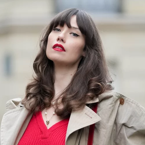 Ξέχασε τα curtain bangs | Αυτό είναι το γαλλικό κούρεμα που θα τα αντικαταστήσει φέτος την άνοιξη