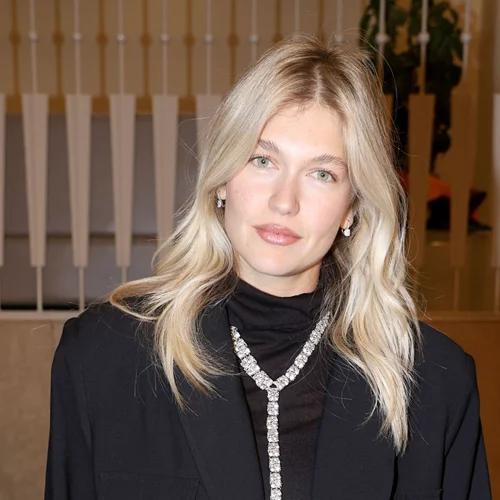 Η Κλέλια Ανδριολάτου μόλις υιοθέτησε το κούρεμα που την έκανε να μοιάζει με Γαλλίδα