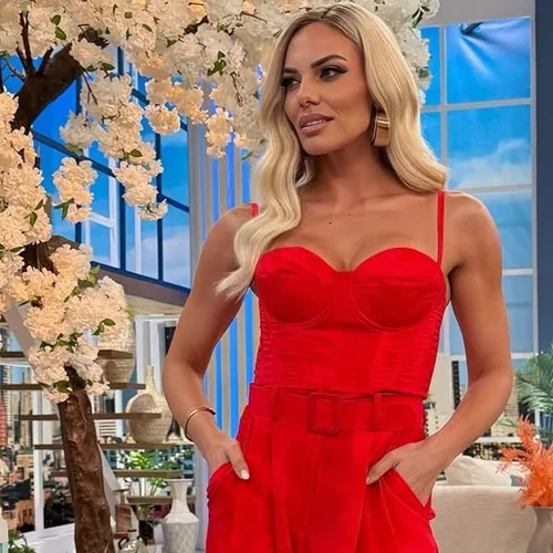 Η Ιωάννα Μαλέσκου με τα ψηλοτάκουνα πέδιλα της Tsakiris Mallas που θα βάλεις σε όλα τα events του καλοκαιριού