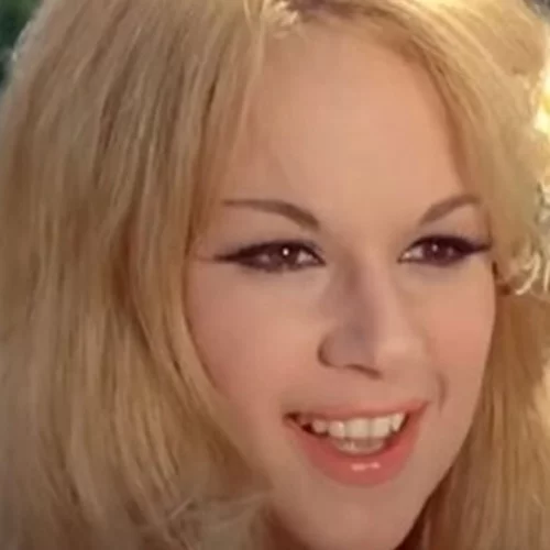 To εξοχικό της Αλίκης Βουγιουκλάκη στον Θεολόγο είχε τον πιο όμορφο κήπο με θέα | Η αδημοσίευτη φωτογραφία