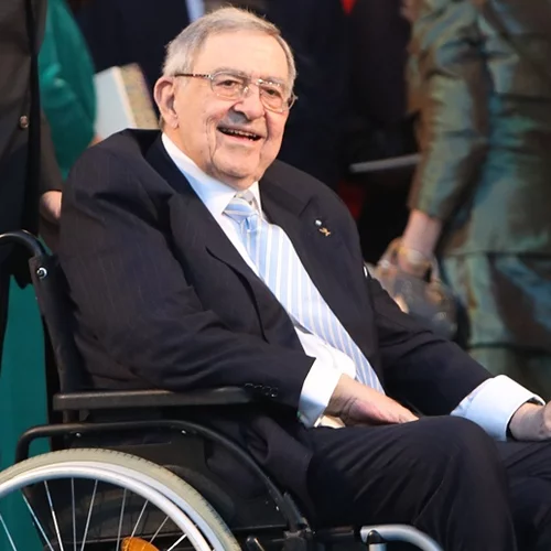 Στο "Αττικόν" με κορονοϊό ο τέως Βασιλιάς Κωνσταντίνος - Εμφανίζει ήπια συμπτώματα