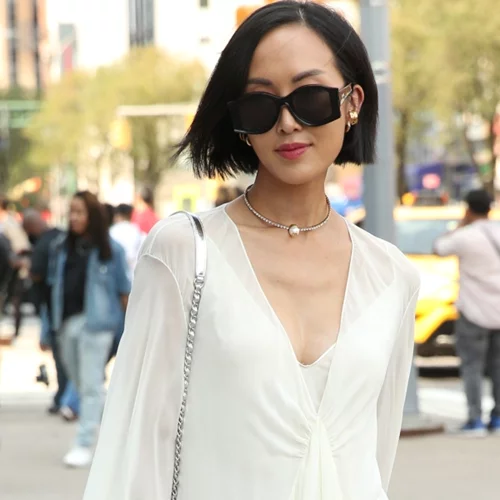 Γίνεσαι νονά την άνοιξη; Αυτό το Lynne φόρεμα είναι η καλύτερη επιλογή που μπορείς να κάνεις