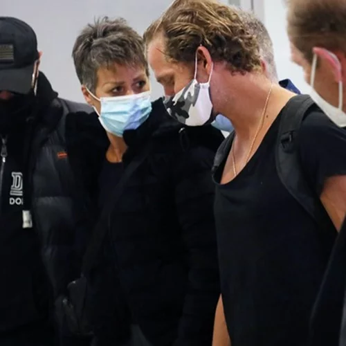 Survivor | Οι πρώτες εικόνες από το αεροδρόμιο της Σοφίας Μαργαρίτη και του Chris Σταμούλη στην Ελλάδα