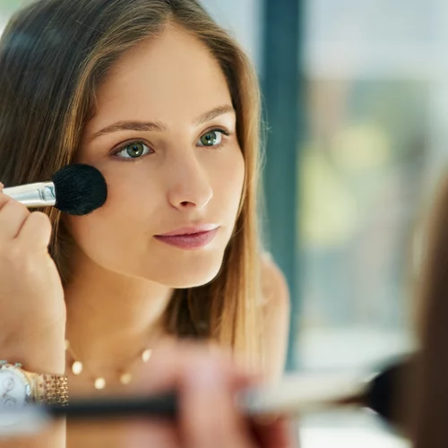 Πώς να κάνεις ένα καθημερινό σταθερό μακιγιάζ χωρίς foundation