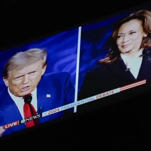 Εντελώς απρόβλεπτη παραμένει η αναμέτρηση Harris - Τrump