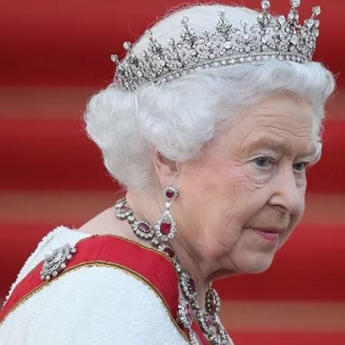 Όταν η βασίλισσα Ελισάβετ σνόμπαρε δημόσια τον θείο της - Οι σκοτεινές πτυχές του βασιλιά που αρνήθηκε το θρόνο του