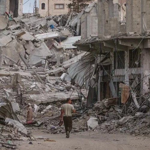 Τουλάχιστον 40 νεκροί σε βομβαρδισμό του Ισραήλ σε ανθρωπιστική ζώνη στη Λωρίδα της Γάζας